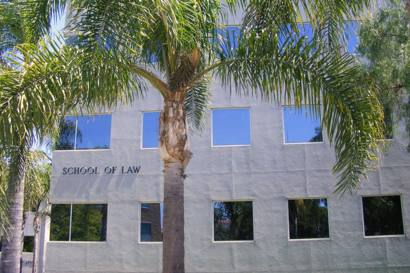UC Irvine Law School. Photo credit: Mathieu Marquer